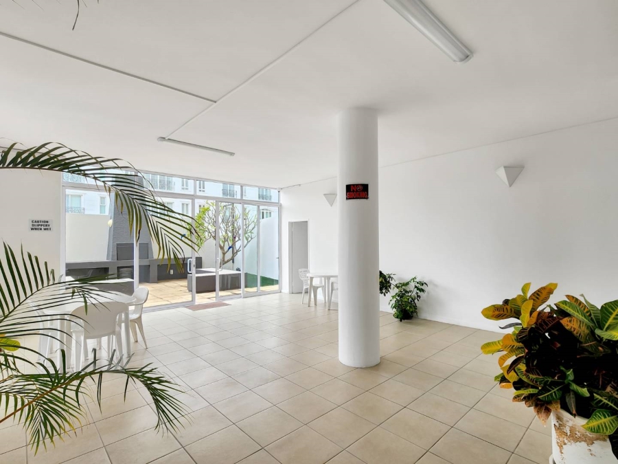 To Let 2 Bedroom Property for Rent in Three Anchor Bay Western Cape